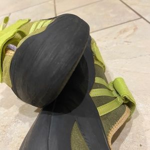 Butora endeavor moss climbing shoes size 42